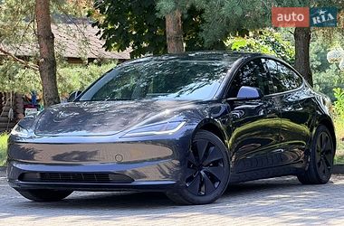 Седан Tesla Model 3 2024 в Дрогобичі