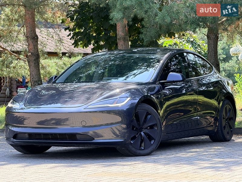 Седан Tesla Model 3 2024 в Дрогобичі