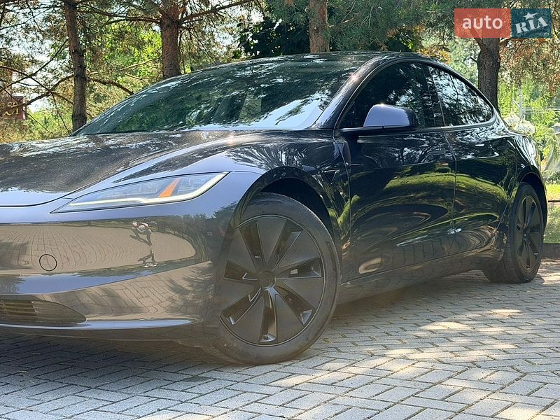 Седан Tesla Model 3 2024 в Дрогобичі