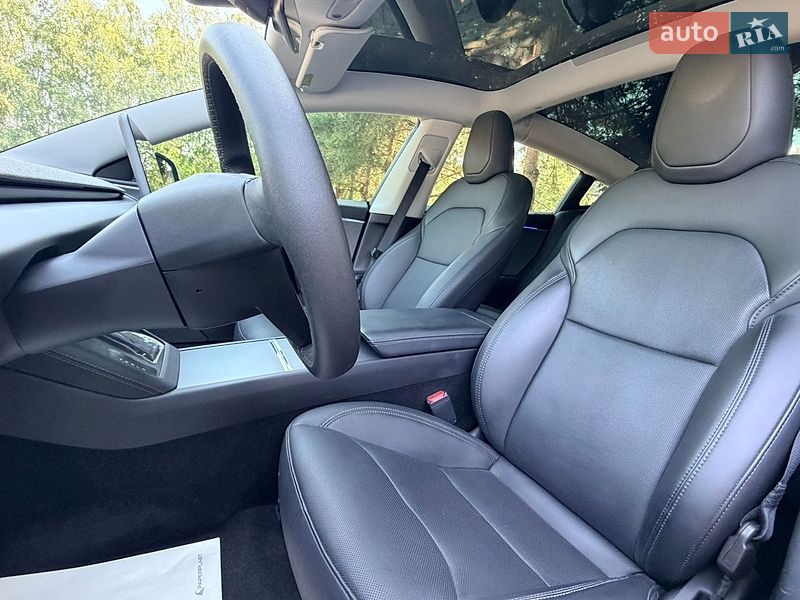 Седан Tesla Model 3 2024 в Дрогобичі