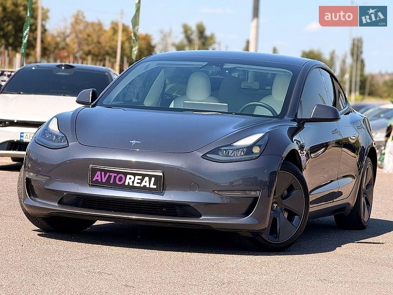 Tesla Model 3 2021