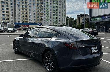 Tesla Model 3  2020