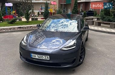 Седан Tesla Model 3 2018 в Киеве