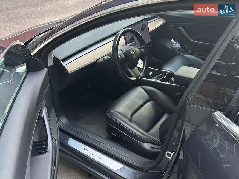 Седан Tesla Model 3 2018 в Киеве