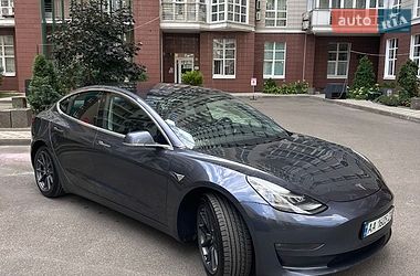 Седан Tesla Model 3 2018 в Киеве