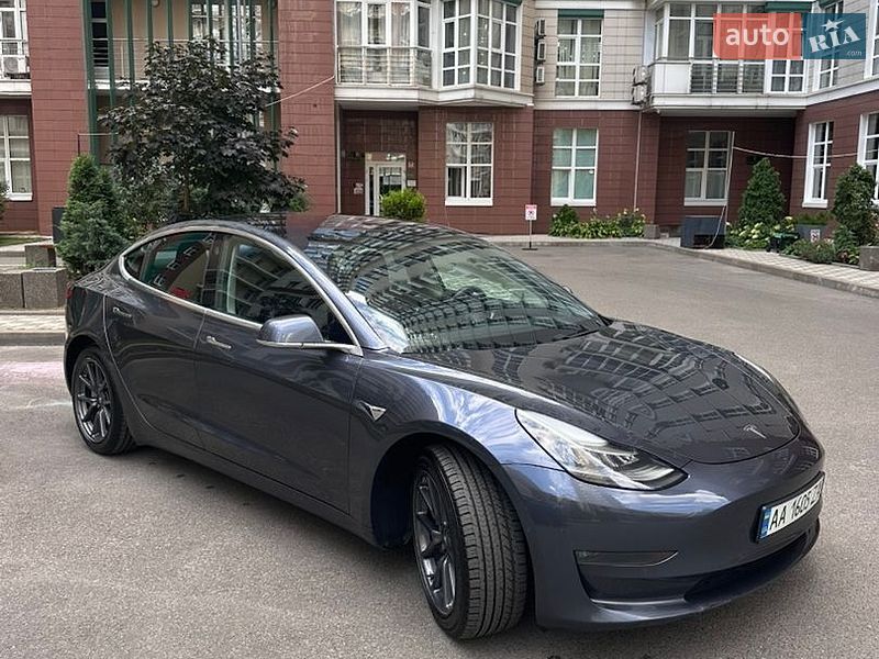 Седан Tesla Model 3 2018 в Киеве