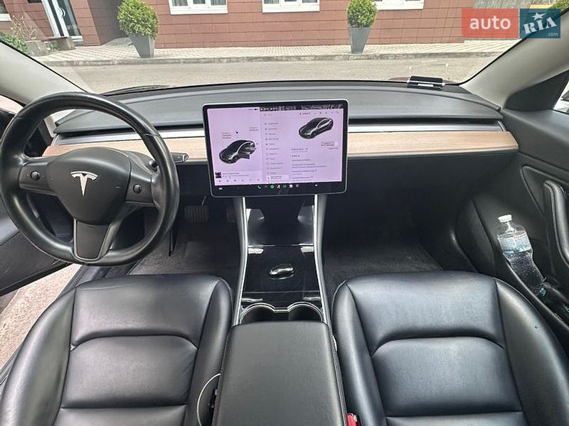 Седан Tesla Model 3 2018 в Киеве