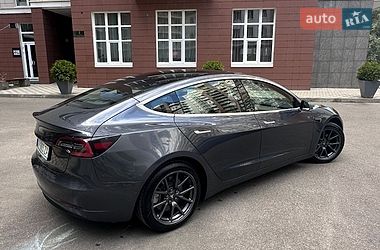 Седан Tesla Model 3 2018 в Киеве