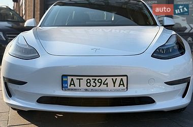 Tesla Model 3  2021