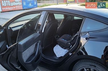 Седан Tesla Model 3 2023 в Лубнах
