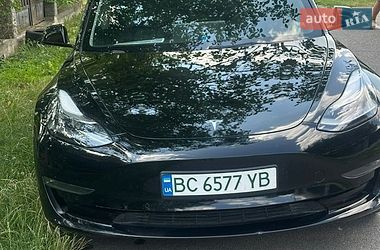 Tesla Model 3  2021