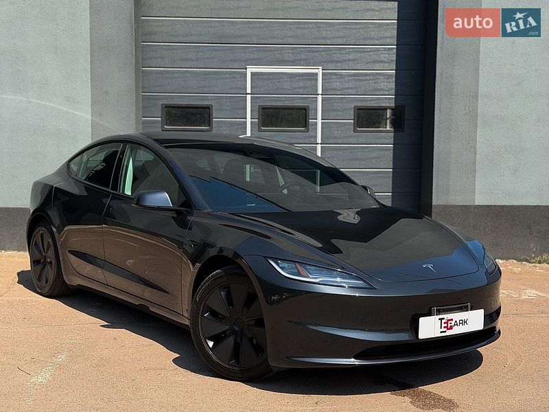 Седан Tesla Model 3 2024 в Киеве