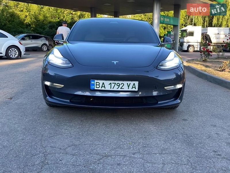 Седан Tesla Model 3 2018 в Кропивницькому