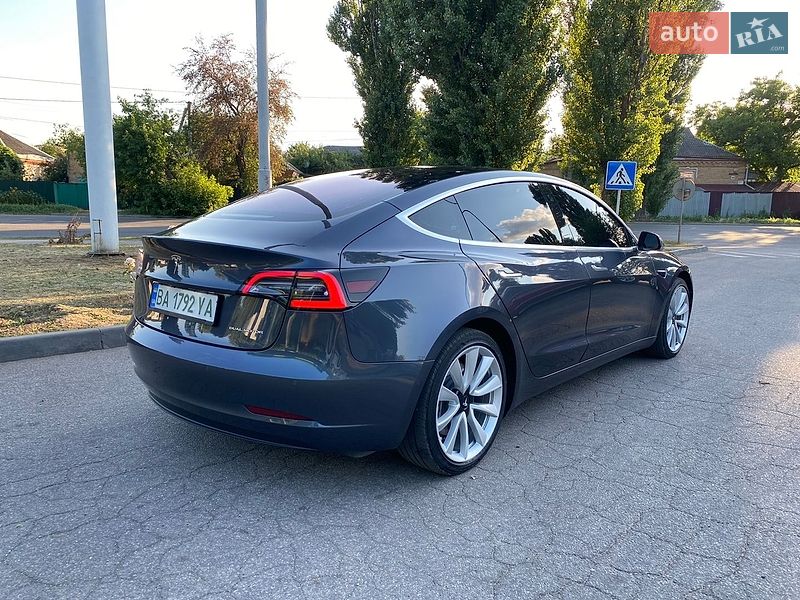 Седан Tesla Model 3 2018 в Кропивницькому