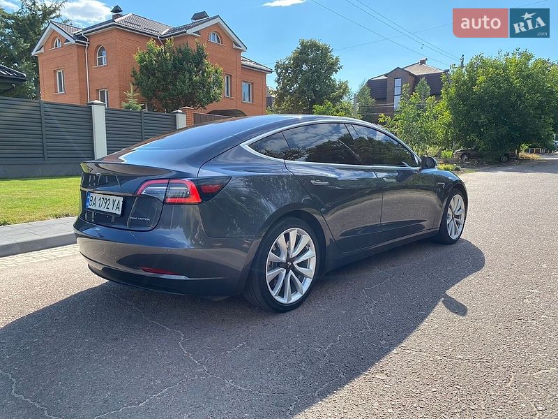 Седан Tesla Model 3 2018 в Кропивницькому