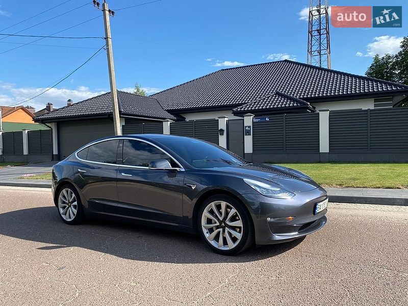 Седан Tesla Model 3 2018 в Кропивницькому
