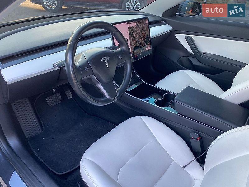 Седан Tesla Model 3 2018 в Кропивницькому