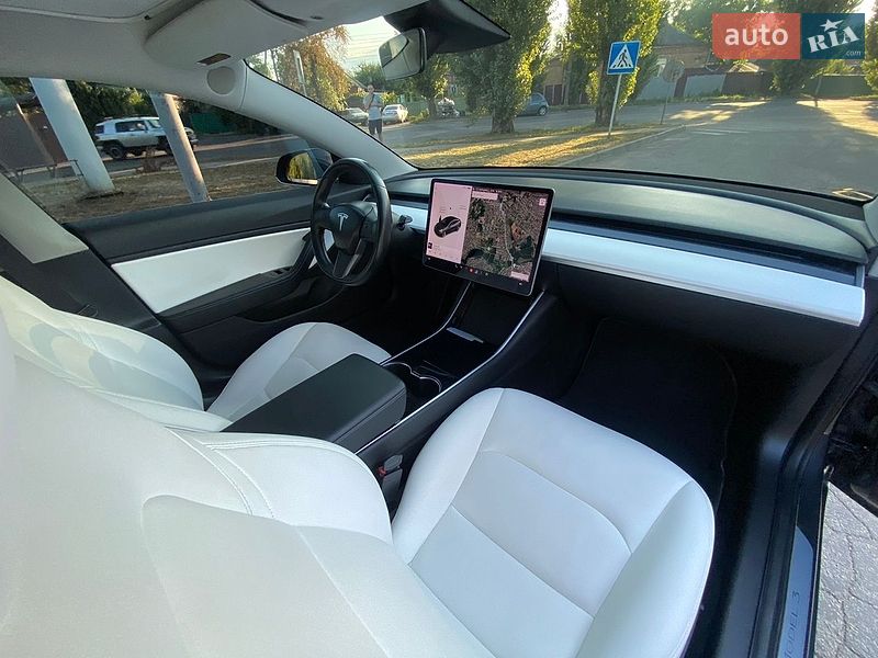 Седан Tesla Model 3 2018 в Кропивницькому