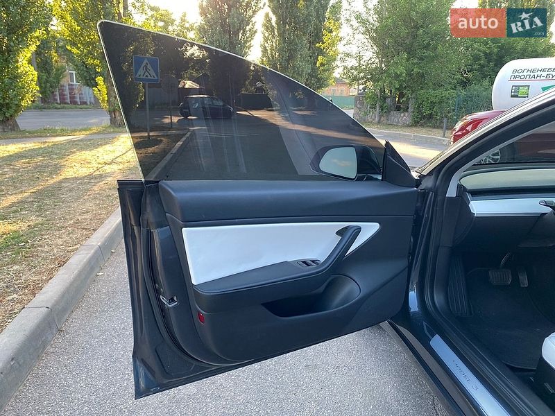 Седан Tesla Model 3 2018 в Кропивницькому