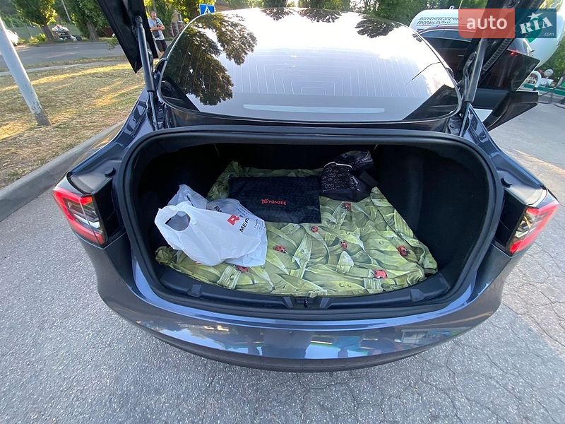 Седан Tesla Model 3 2018 в Кропивницькому