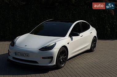 Tesla Model 3  2021