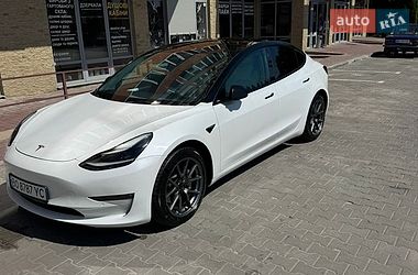 Tesla Model 3  2022
