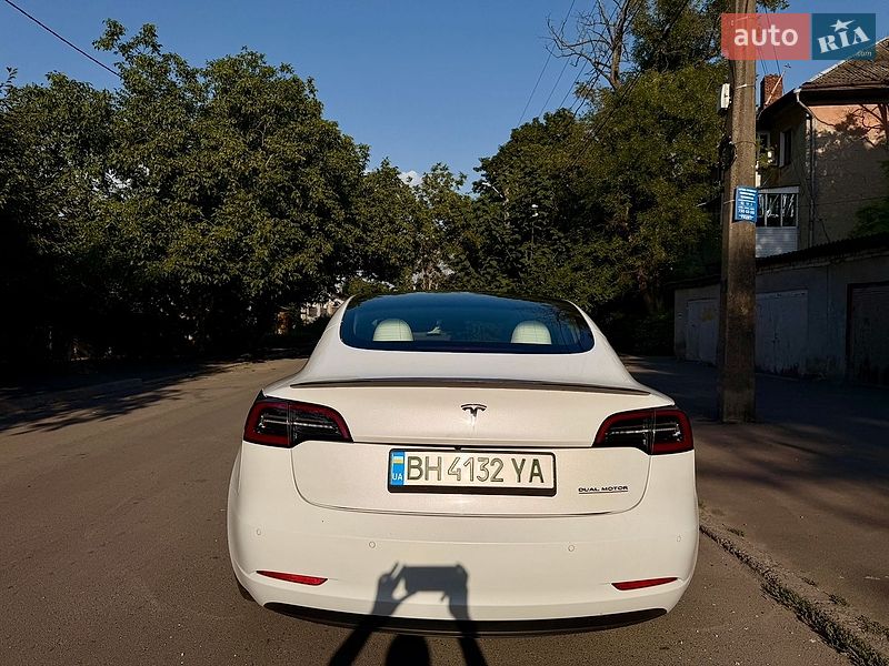 Седан Tesla Model 3 2021 в Одесі