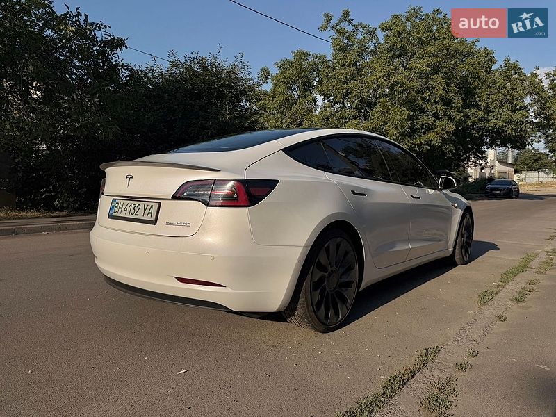 Седан Tesla Model 3 2021 в Одесі