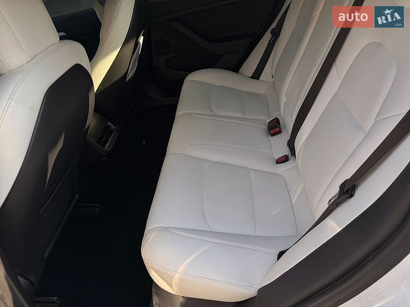 Седан Tesla Model 3 2021 в Одесі