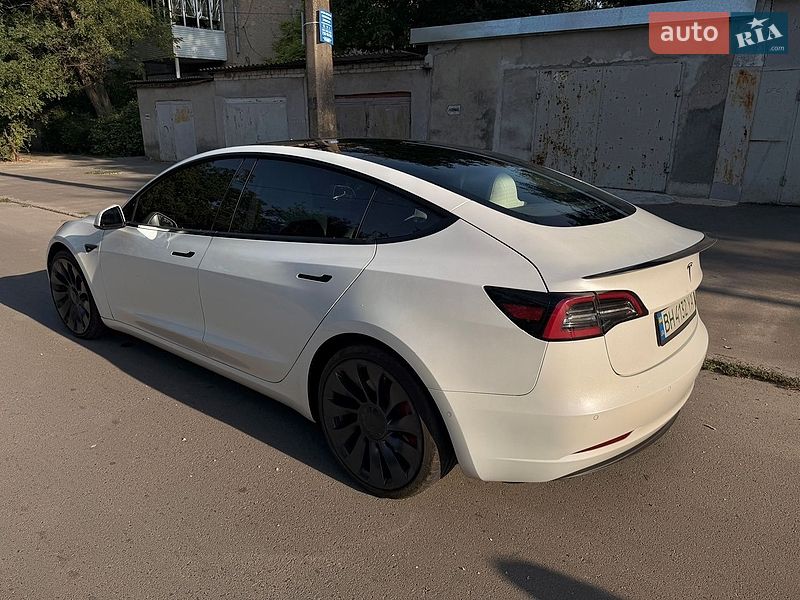 Седан Tesla Model 3 2021 в Одесі