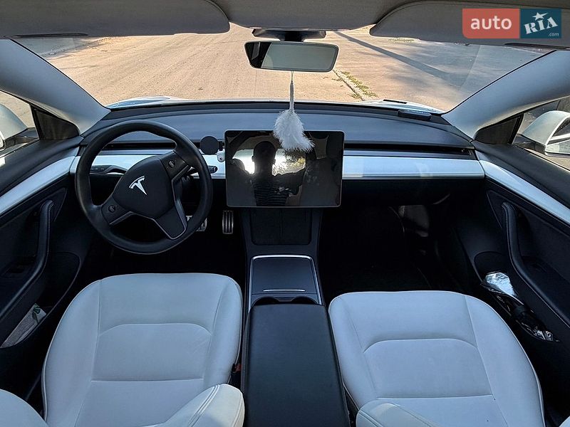 Седан Tesla Model 3 2021 в Одесі