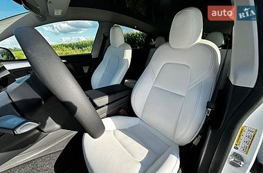 Седан Tesla Model 3 2022 в Вінниці