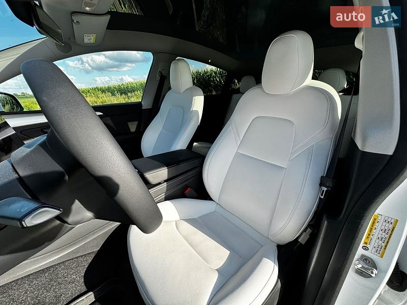 Седан Tesla Model 3 2022 в Вінниці
