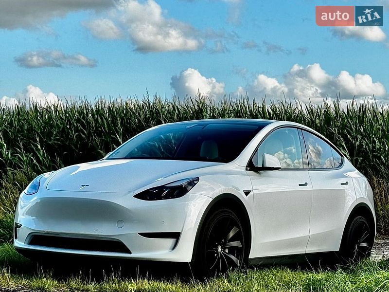 Седан Tesla Model 3 2022 в Вінниці
