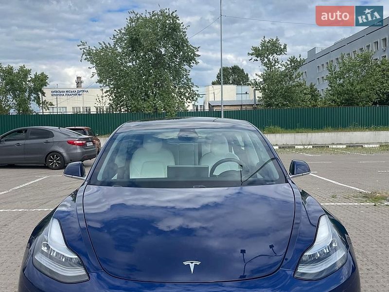 Седан Tesla Model 3 2019 в Вишгороді