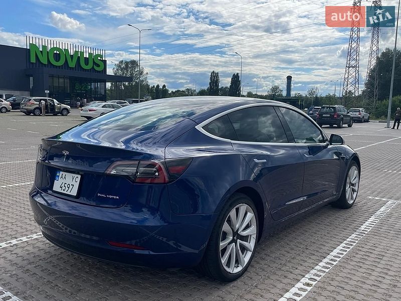 Седан Tesla Model 3 2019 в Вишгороді