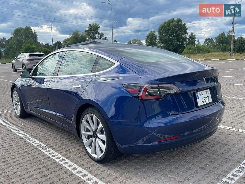 Седан Tesla Model 3 2019 в Вишгороді