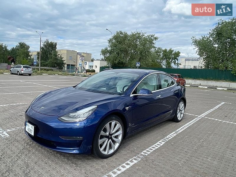 Седан Tesla Model 3 2019 в Вишгороді