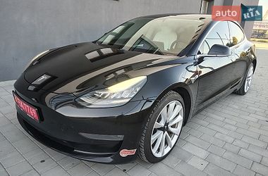 Седан Tesla Model 3 2019 в Івано-Франківську