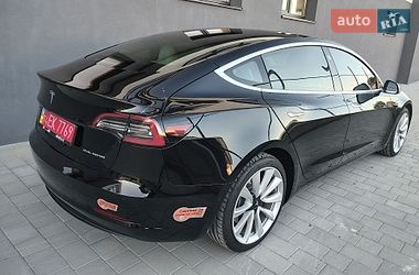 Седан Tesla Model 3 2019 в Івано-Франківську