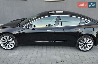 Седан Tesla Model 3 2019 в Івано-Франківську