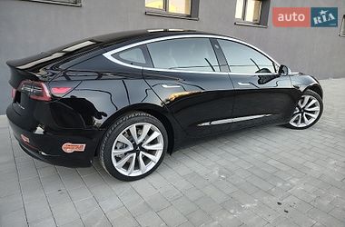 Седан Tesla Model 3 2019 в Івано-Франківську