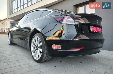 Седан Tesla Model 3 2019 в Івано-Франківську