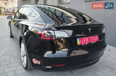 Седан Tesla Model 3 2019 в Івано-Франківську