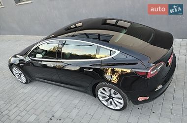 Седан Tesla Model 3 2019 в Івано-Франківську