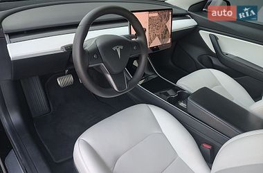 Седан Tesla Model 3 2019 в Івано-Франківську