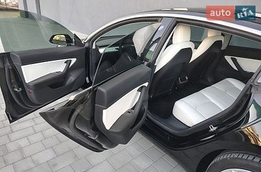 Седан Tesla Model 3 2019 в Івано-Франківську