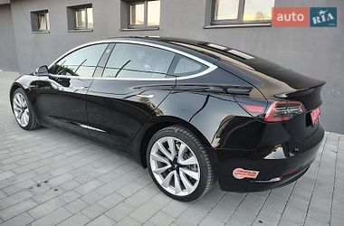 Седан Tesla Model 3 2019 в Івано-Франківську