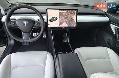 Седан Tesla Model 3 2019 в Івано-Франківську