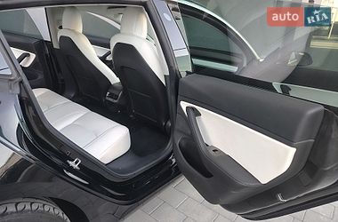 Седан Tesla Model 3 2019 в Івано-Франківську